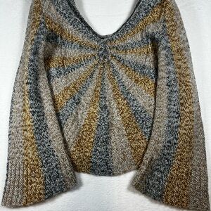 Free People V-Neck Sweater in Gray and Gold size M